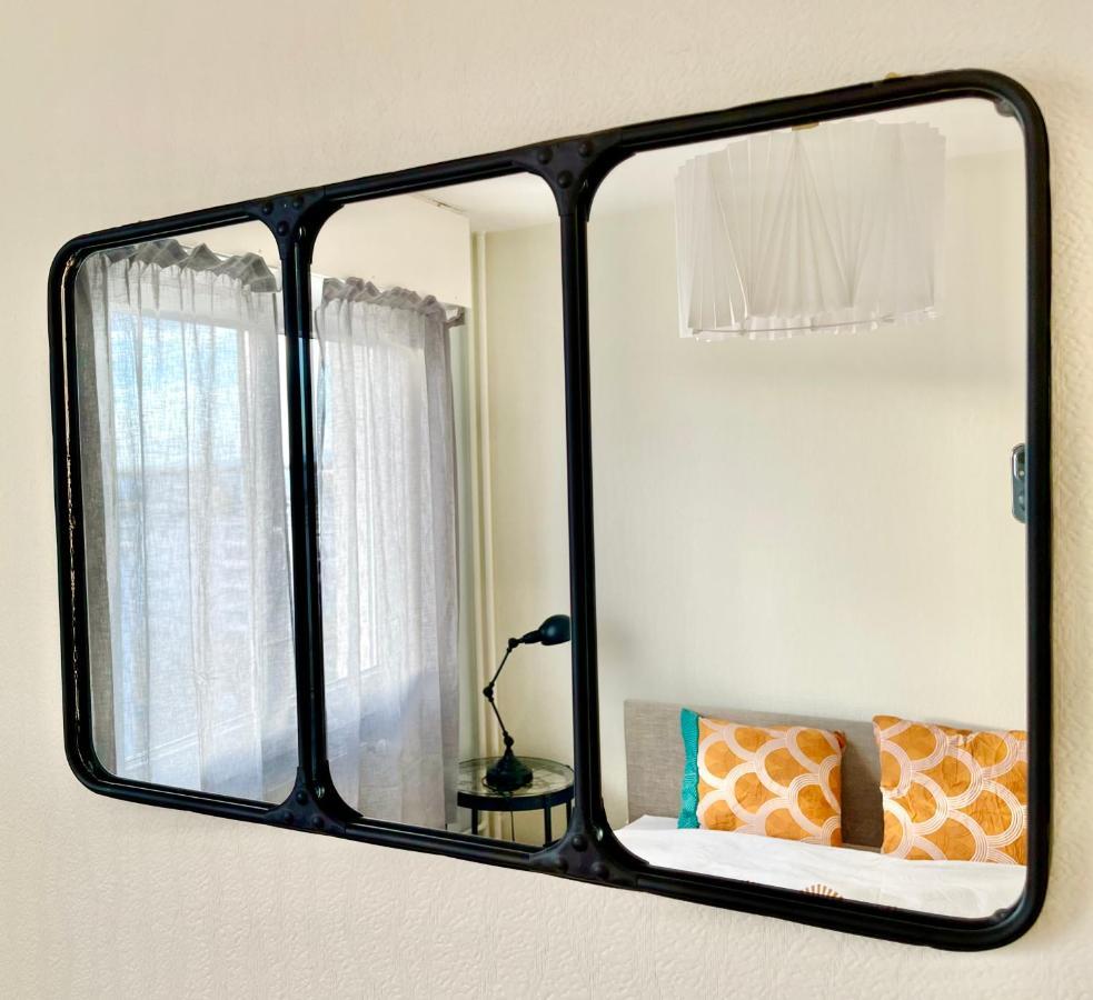 La Cigogne: Balcony Retreat With Netflix And Free Parking